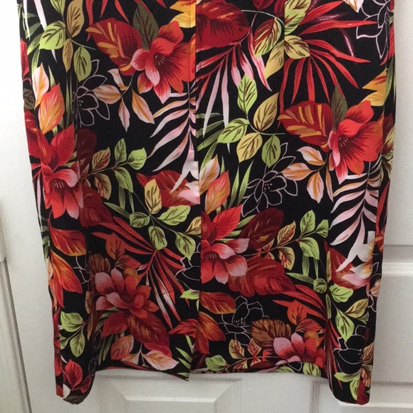 FINAL MARKDOWN Ladies’ Sag Harbor Floral Dress (12) - Picture 11 of 11